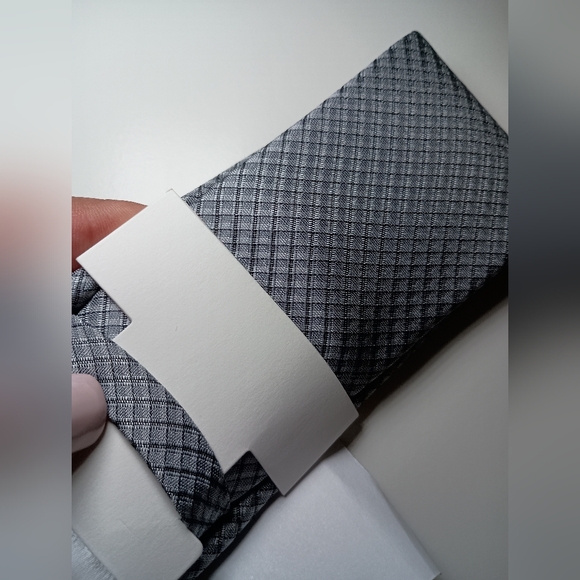 Calvin Klein Men’s Gray Silk Blend Tie NWT Designer Office Business Wedding - Picture 7 of 7
